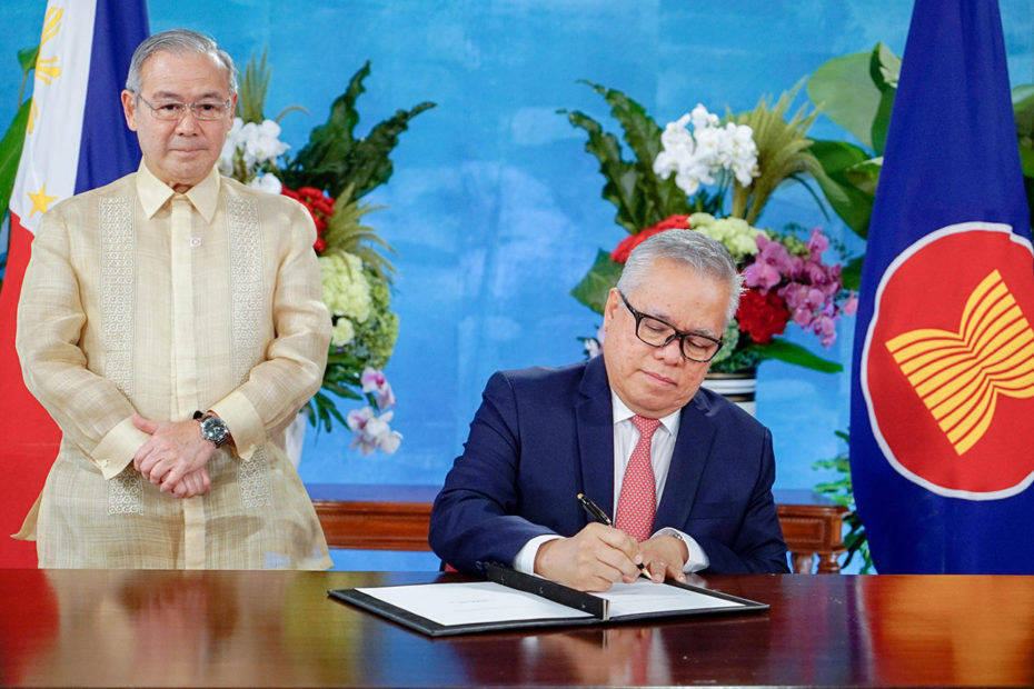 Asia-Pacific Countries Sign Biggest Trade Deal
